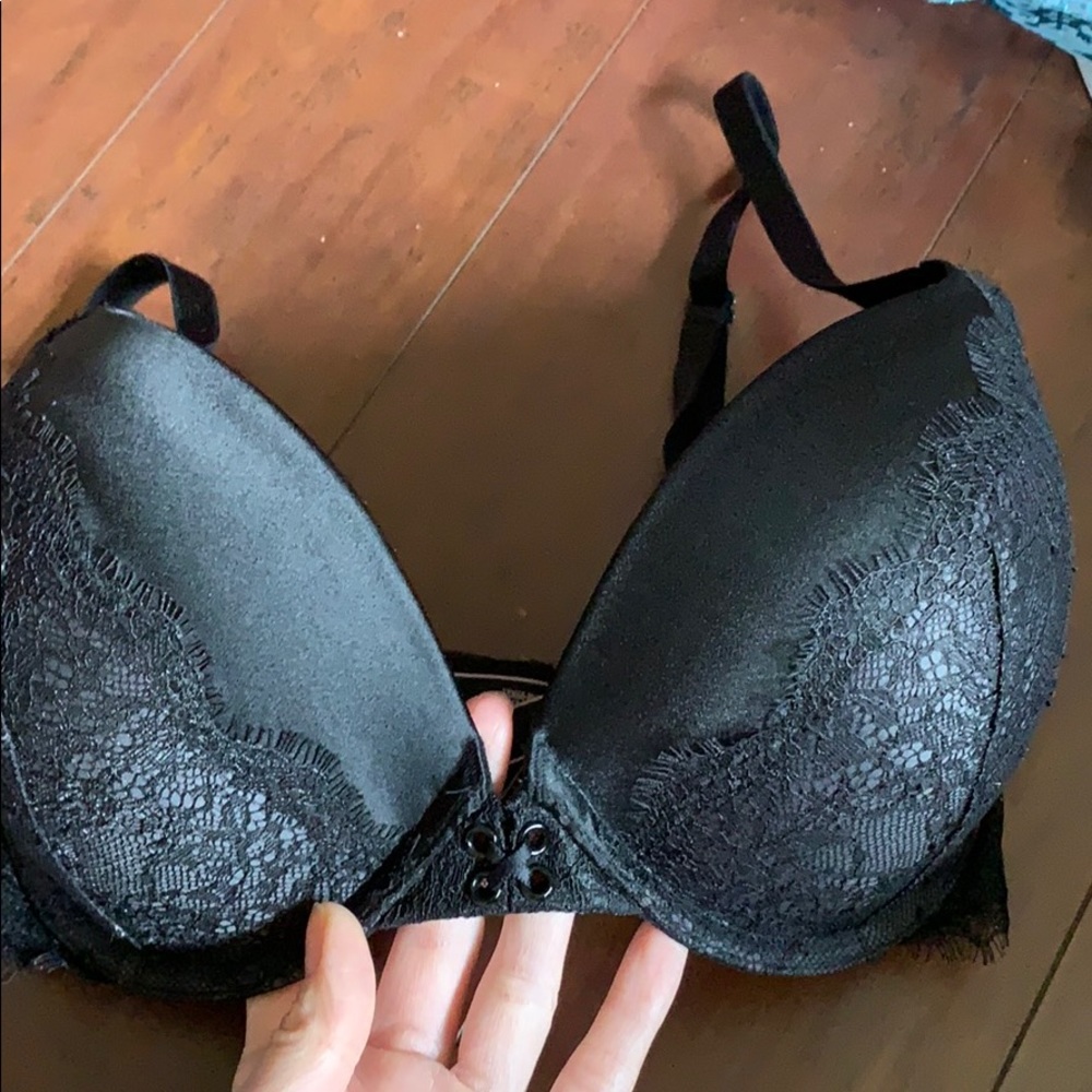 Victoria’s Secret 32DDD bra